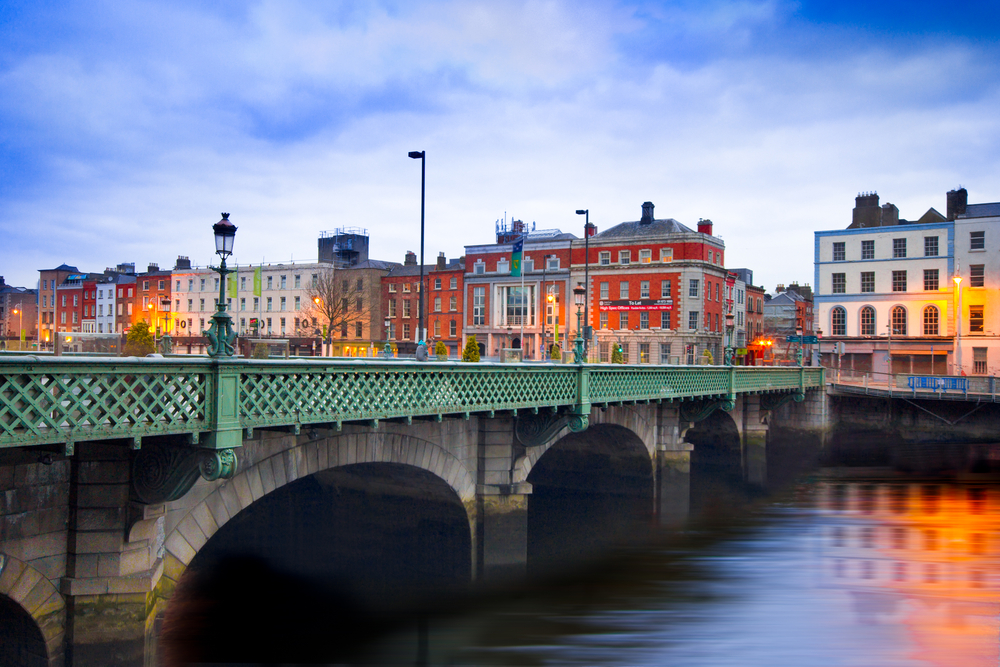 Rzeka Liffey dzieli Dublin na dwie części